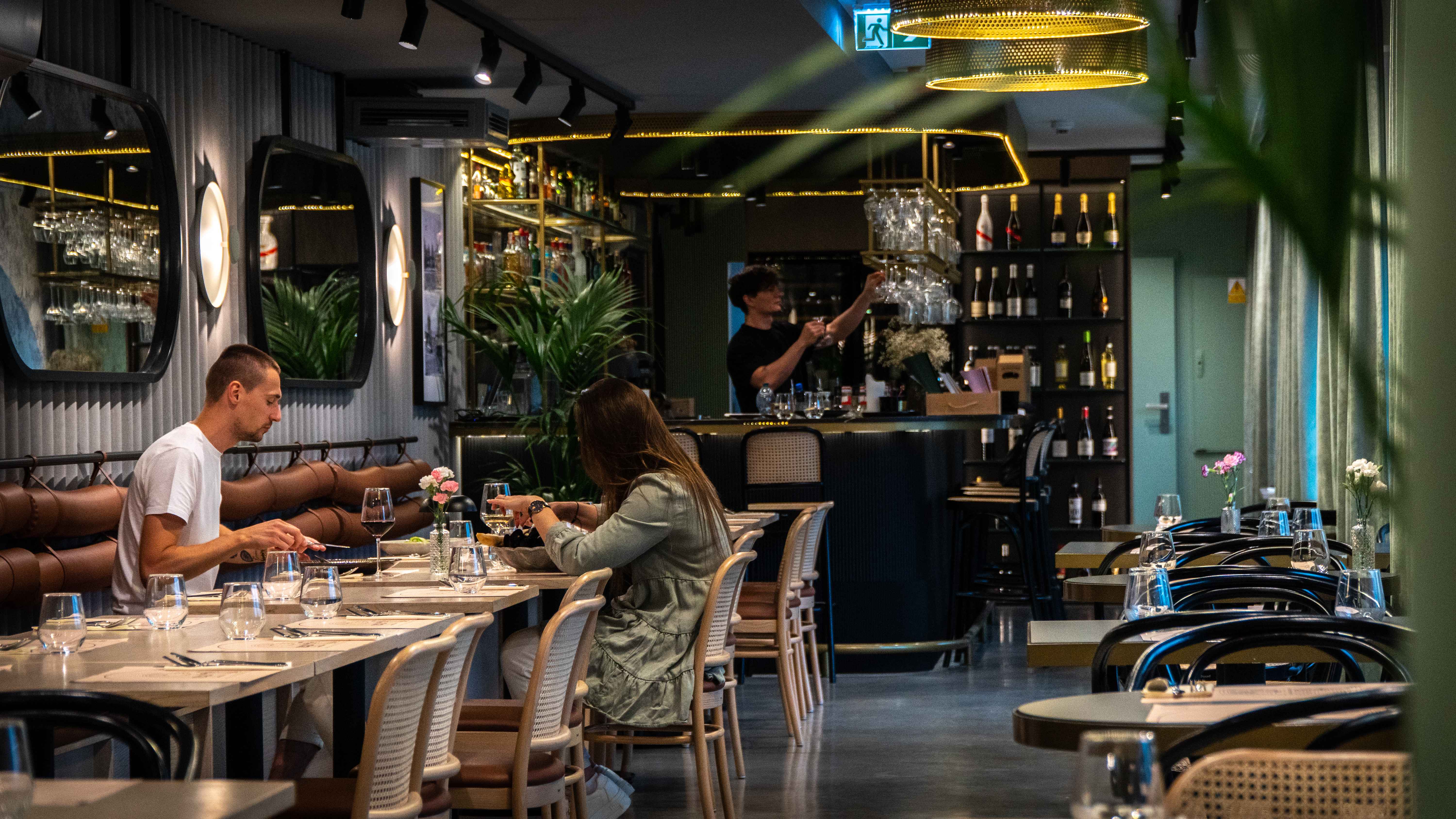 Wnętrze restauracji OT.Warta